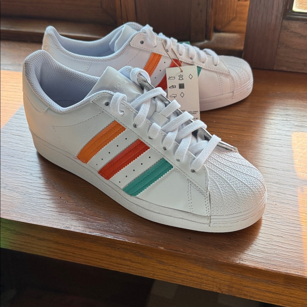 NWT Adidas Superstar size 9 - Picture 2 of 8